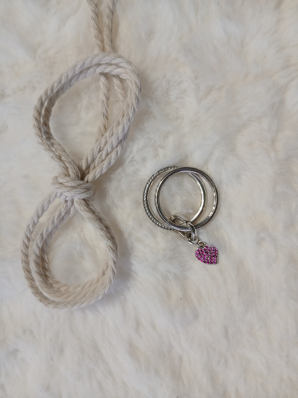 Anillo Corazón circonitas.