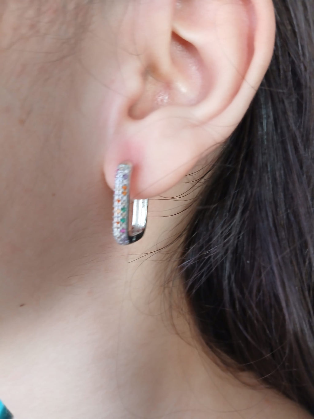Pendientes de plata rodiada circonitas color