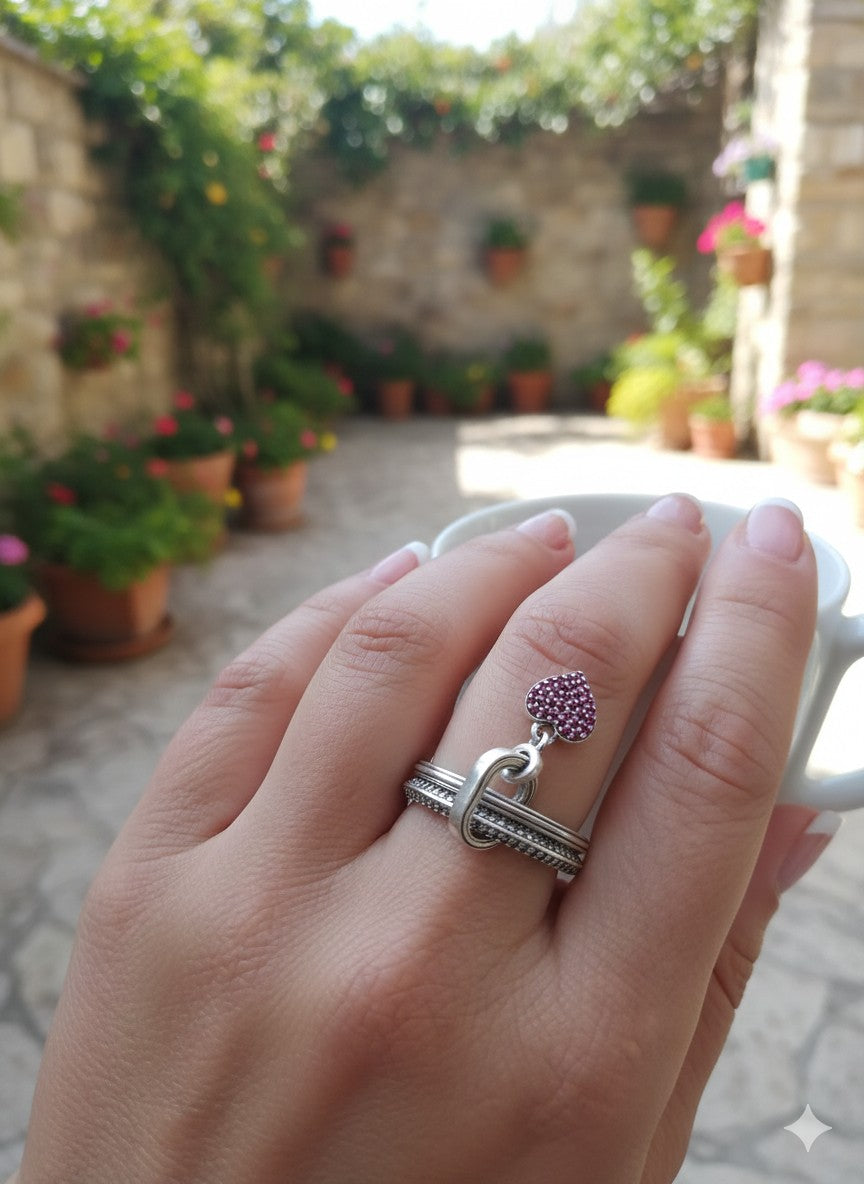 Anillo Corazón circonitas.